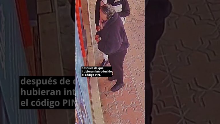 Detención de cuatro individuos por estafar más de 30 mil euros mediante el hurto de tarjetas de crédito a personas mayores en cajeros automáticos