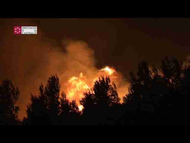 Integrantes del Cuerpo de Bomberos se unen a campaña de donación de juguetes para infantes perjudicados por el temporal en Valencia