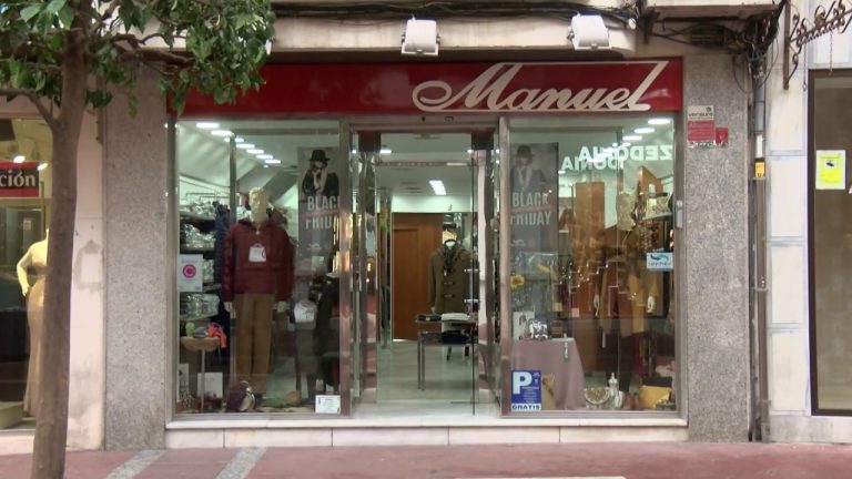 El salario medio bruto anual de los trabajadores en Andalucía fue de 18.322 euros en 2023