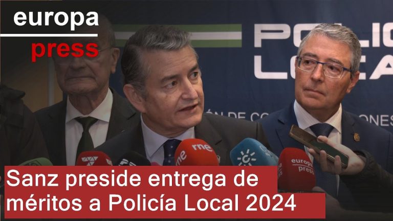 Francisco Zamora recibe la distinción de la orden al mérito de la policía local andaluza